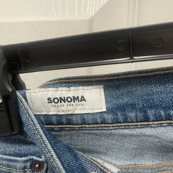 Sonoma Men's Classic Straight Light Blue Jeans - Picture 9 of 13